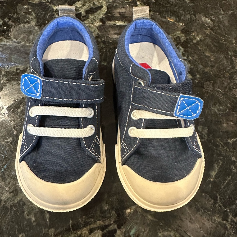 See Kai Run toddler shoes SZ 6